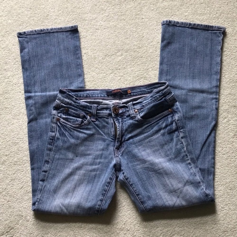 Super cute Vertigo bootcut jeans w/pink stitching